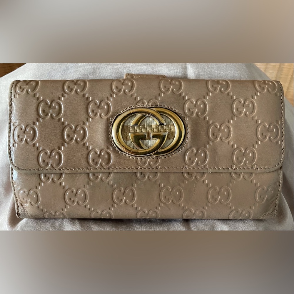 Gucci Beige Guccissima Leather Wallet